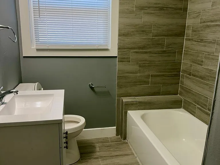 101 E Merrick St — Photo 2