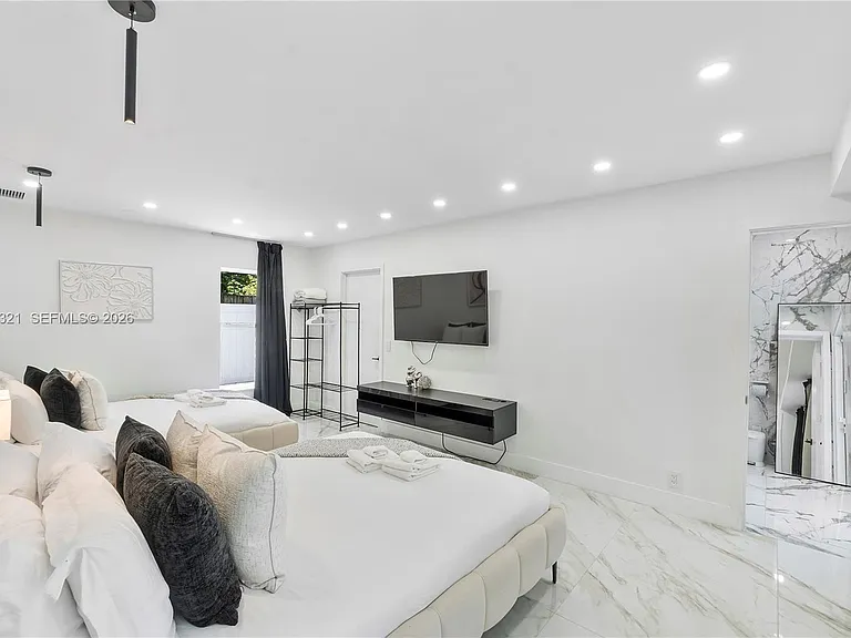 3261 Seaward Dr — Photo 28