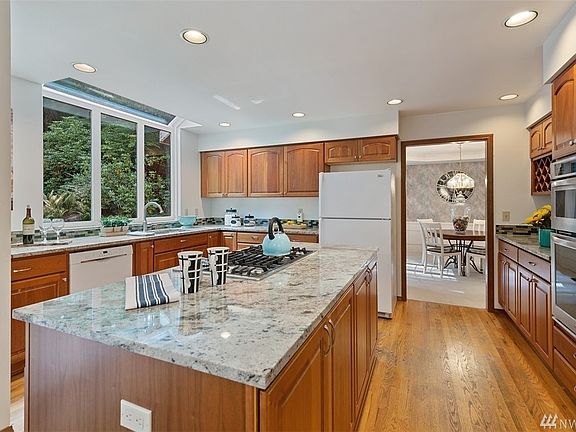 4th image of 20007 190th Ave NE