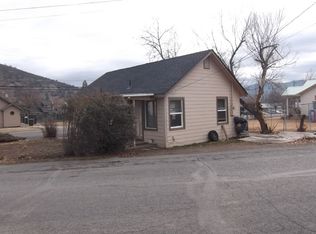 907 S Oregon St, Yreka, CA 96097