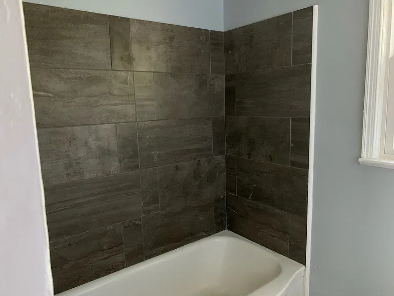 2107 Yarbrough Cir — Photo 5