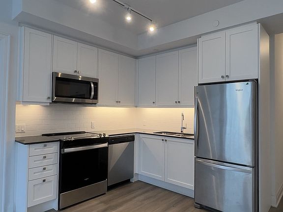 2nd image of 10 Gatineau Dr #416
