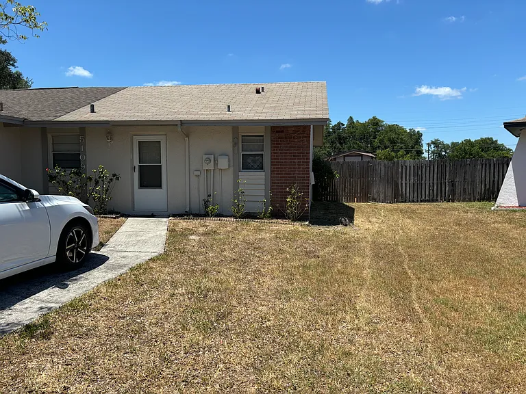 5109 Lawnton Ct — Photo 1