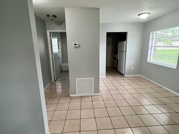 3rd image of 1414 21st Ave E