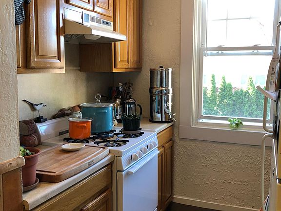 3rd image of 50 Blackstone Blvd APT 4