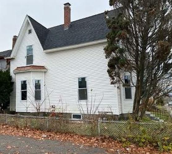 2nd image of 656 Chestnut St
