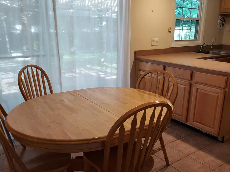 Stratton Ln — Photo 9