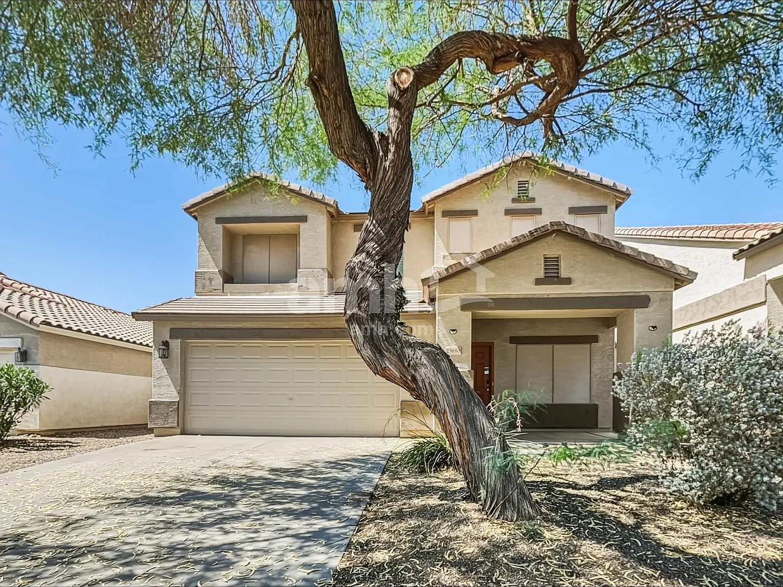 5 bed, 2.5 bath, 2531 sqft, $2,015 — Photo 1