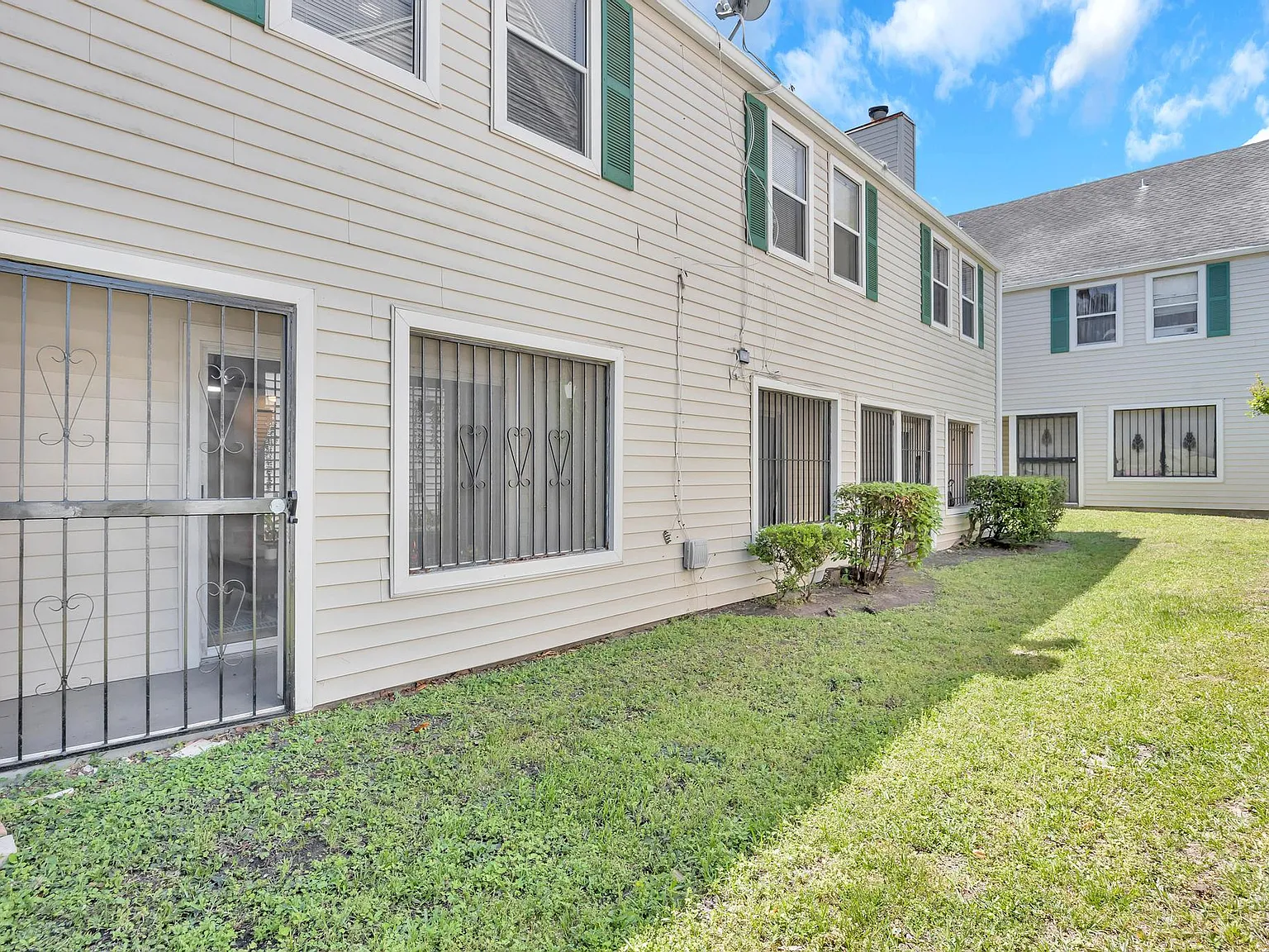 2 bed, $2,200 — Photo 3