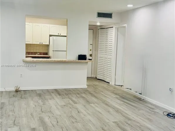 17570 Atlantic Blvd, Sunny Isles Beach, FL