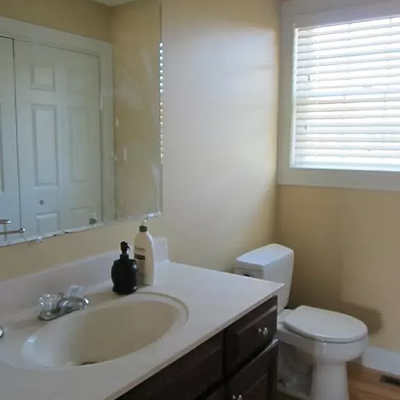 105 Roosevelt St — Photo 7