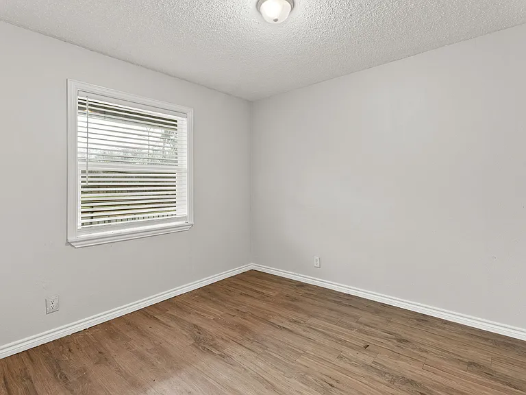 429 Johnson St #4 — Photo 7