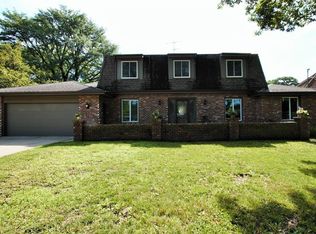 1809 75th St, Windsor Heights, IA 50324