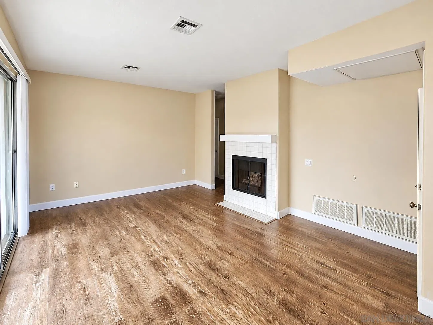 2 bed, 2.0 bath, 950 sqft, $3,495 — Photo 4