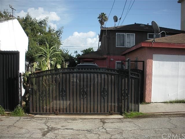 1st image of 11911 S Figueroa St