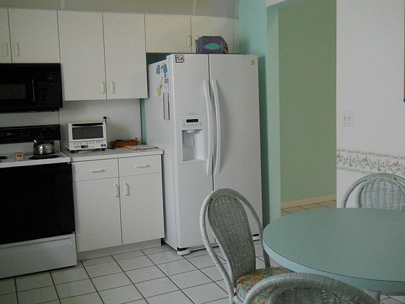 2nd image of 3889 Dafilee Cir