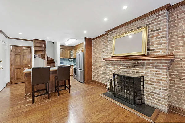 Sold by Compass | media 17