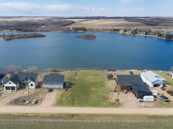 116 Columbus St, Sandy Beach, SK S9V 1P4