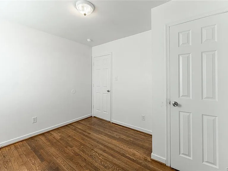 5104 Lochaven Ave — Photo 11