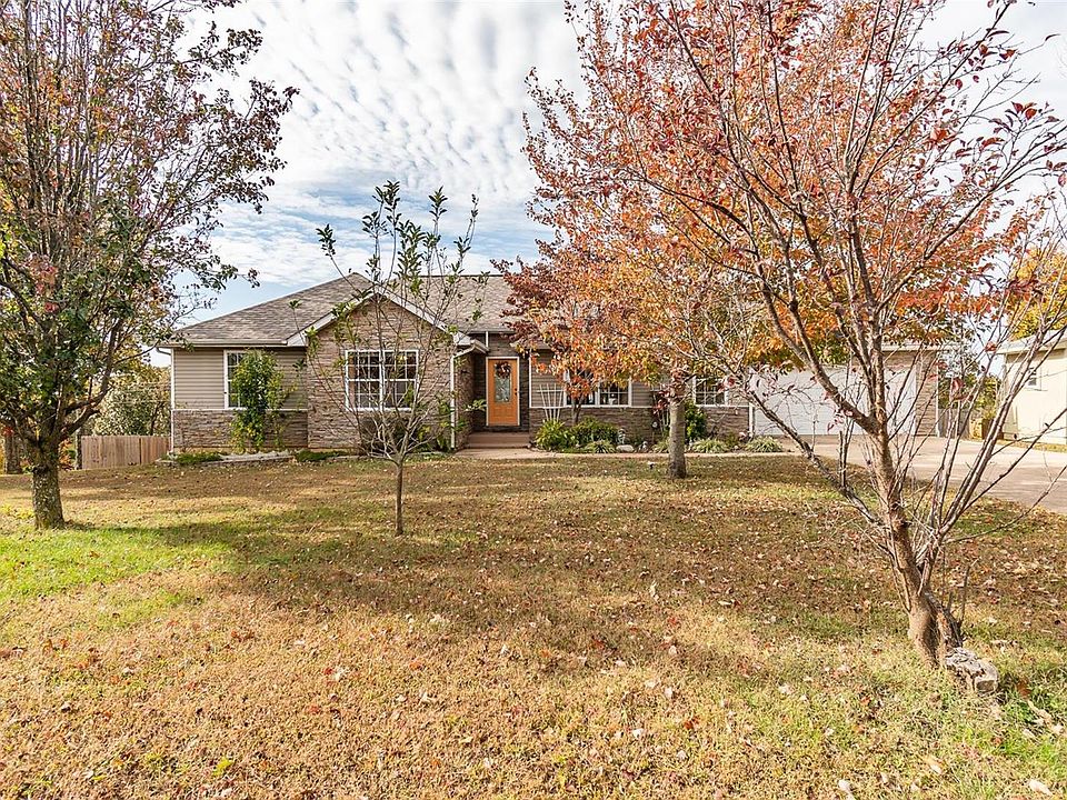 1st image of 14290 Howard Ln