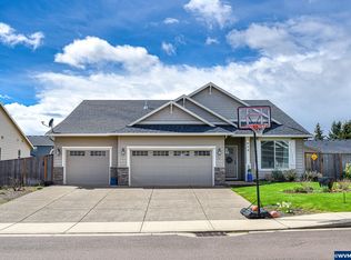 629 SE Mustang Loop, Sublimity, OR 97385