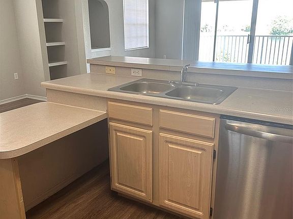 4th image of 13929 Fairway Island Dr APT 821