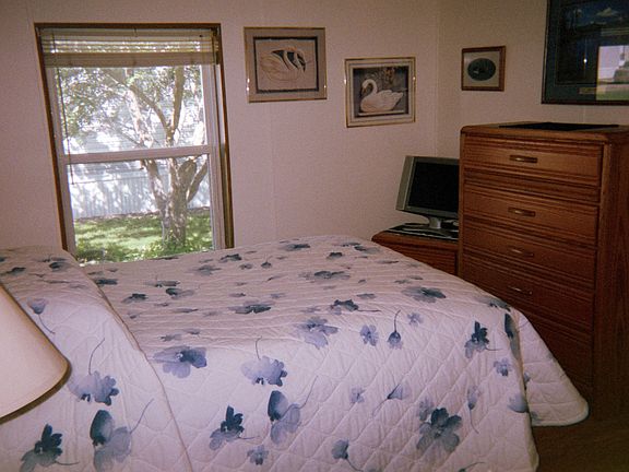 Guest bedroom