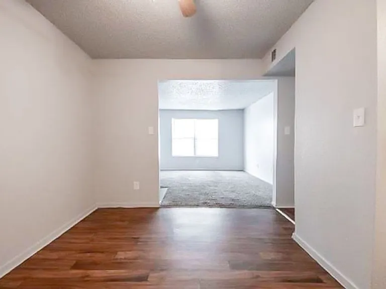 Victory Park Apartments — Photo 10