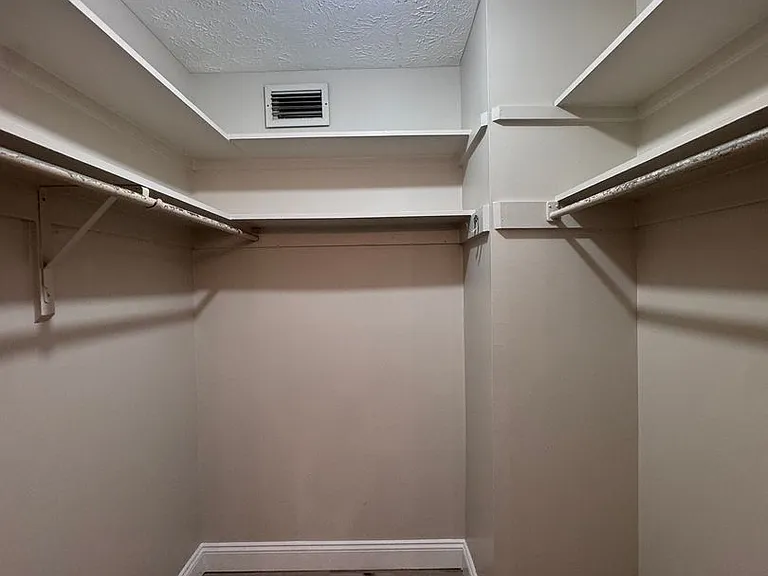 4380 Lake Underhill Rd — Photo 17