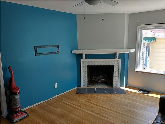 3rd image of 83 Carson Ave
