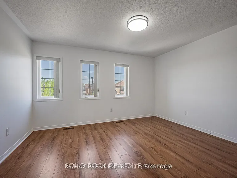 15 Roundstone Dr — Photo 19