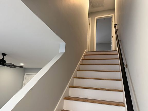 5th image of 940 Smithfield Ave #5