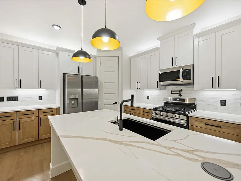 8013 Moon Beam St #B — Photo 7