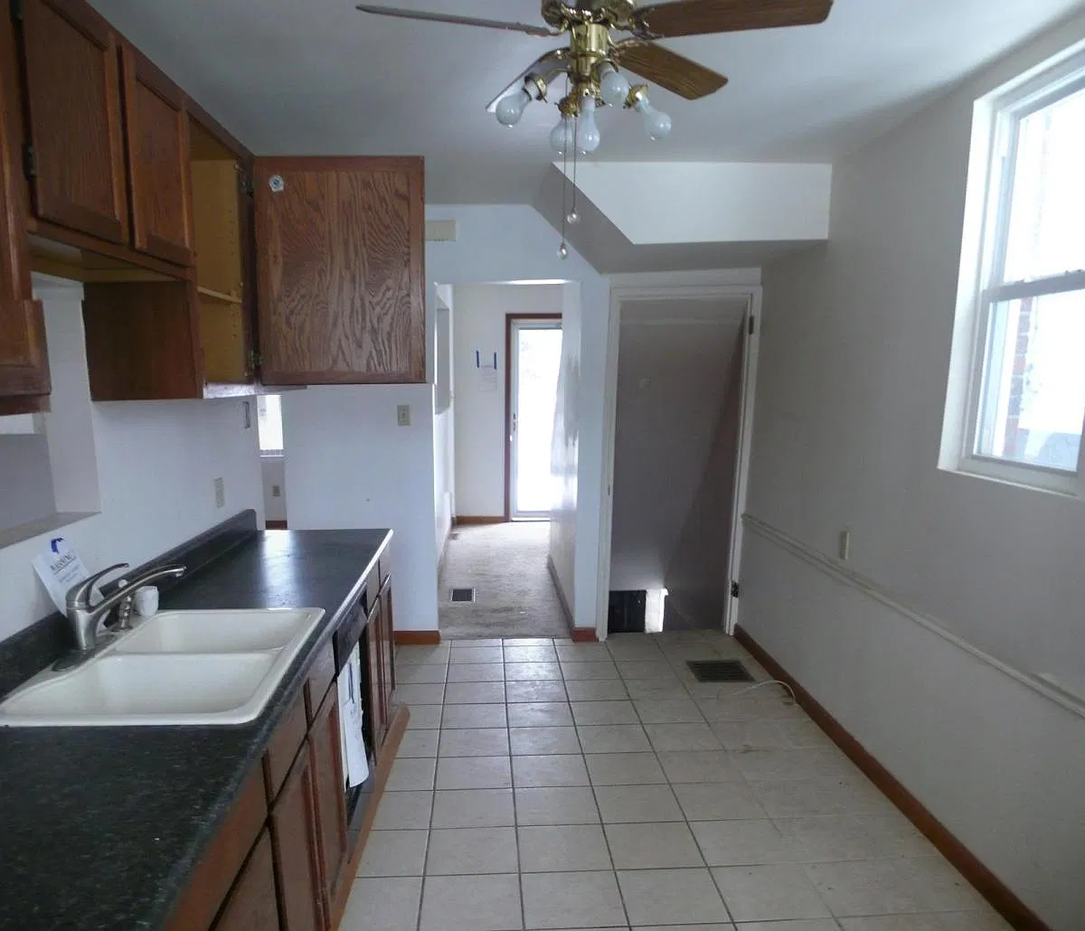 3 bed, 1966 sqft, $1,395 — Photo 4
