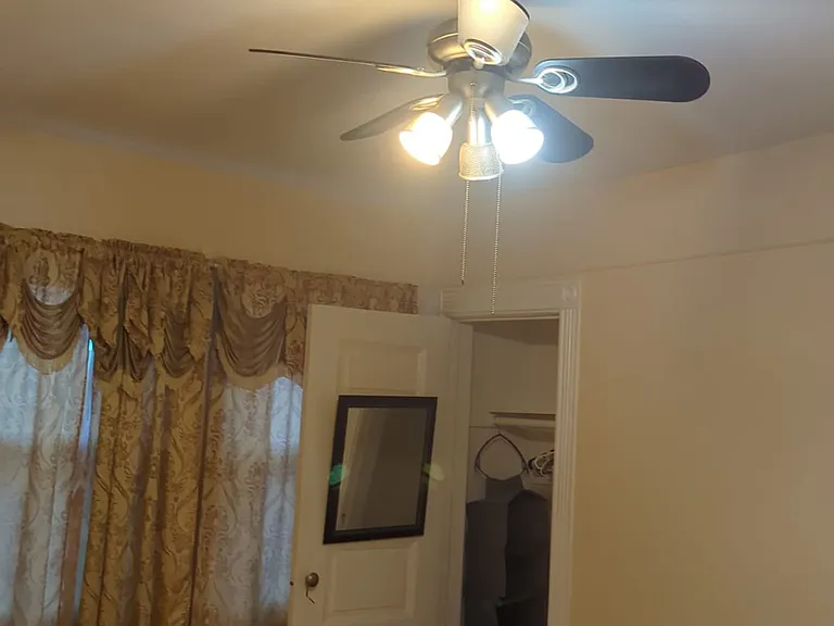 1067 Gipson St #3 — Photo 7