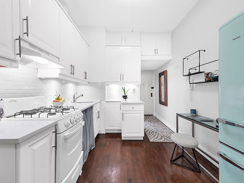 2nd image of 92 Horatio St APT 2N