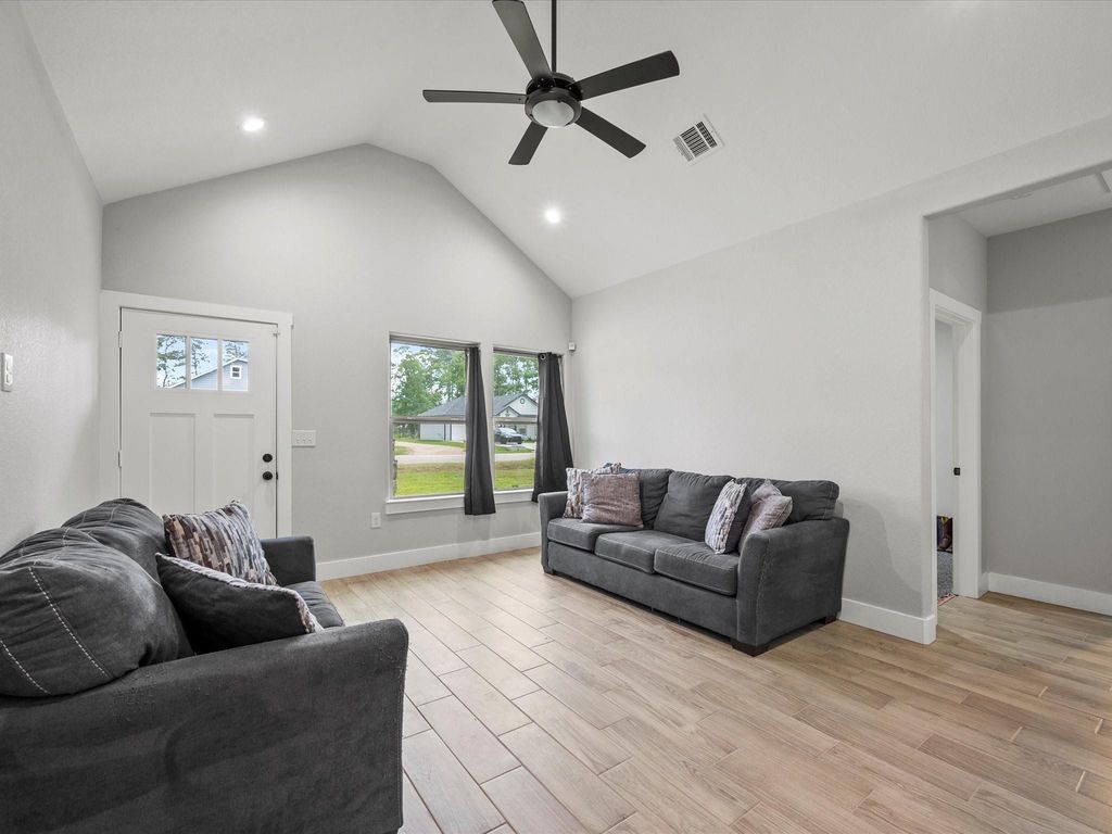 16322 Crockett Martin Estates Dr, Conroe, TX - View 4