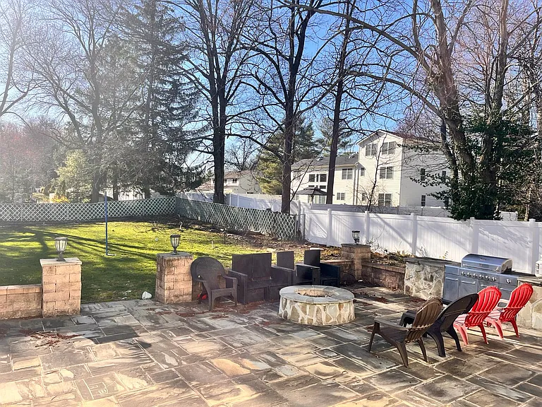 653 Grove Ave — Photo 19