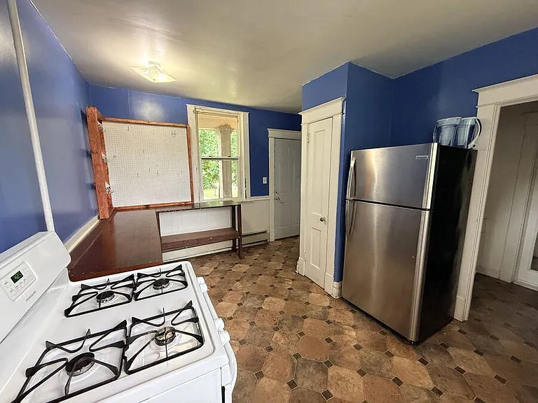 1204 Kenwood Ave — Photo 17