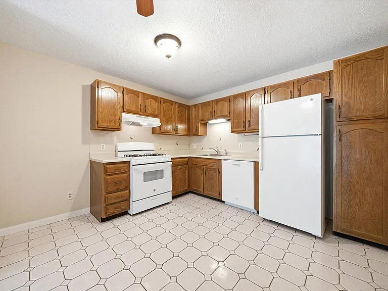 379 Huse Rd #27 — Photo 14