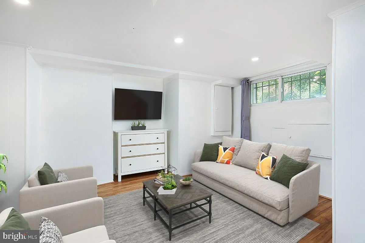 1 bed, 1.0 bath, 934 sqft, $1,850 — Photo 3