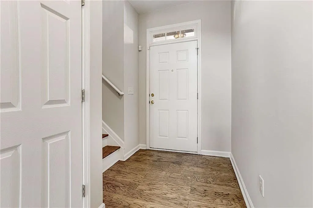 3 bed, 2.5 bath, 1488 sqft, $2,600 — Photo 2