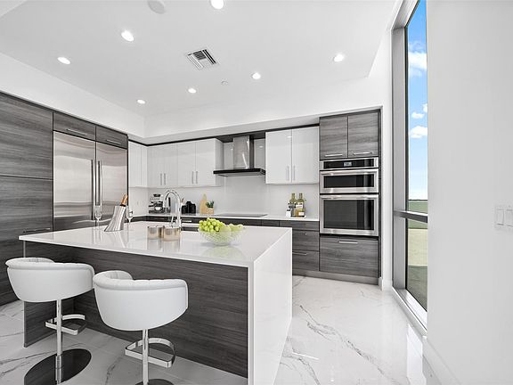 3rd image of 100 E Las Olas Boulevard #1604