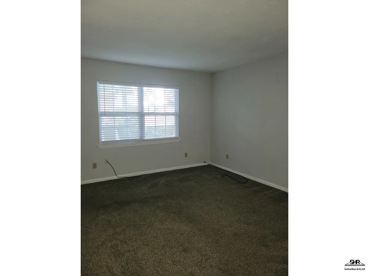Building Photo - 8487 Old Spanish Trail Rd