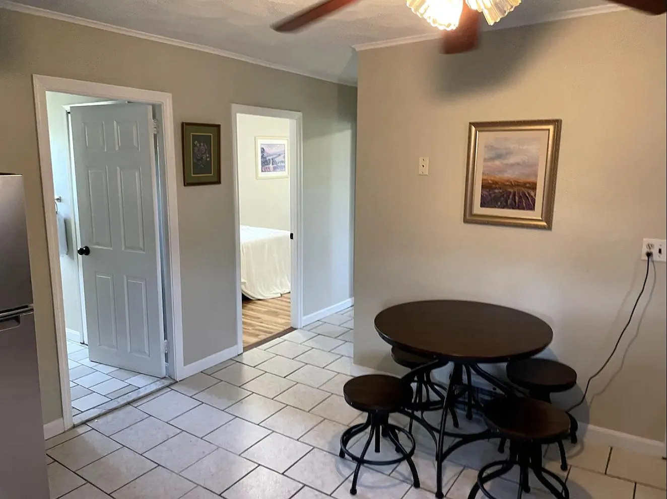 2 bed, 1300 sqft, $2,100 — Photo 2
