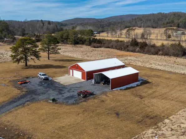 493 W Railroad Ave, Craigsville, VA 24430