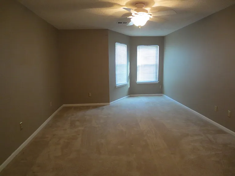 1523 Penrose Arch — Photo 9