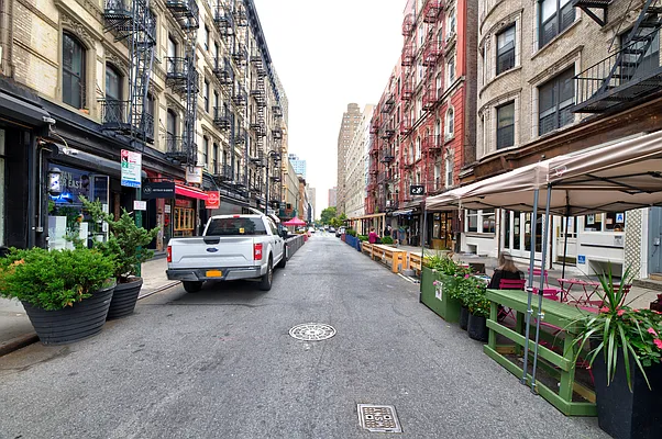 Rented by REAL New York | media 11