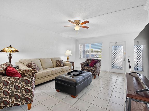 5th image of 1056 Guildford D #1056