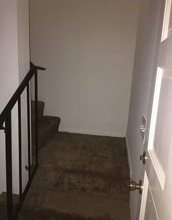 5th image of 713 E Altadena Dr